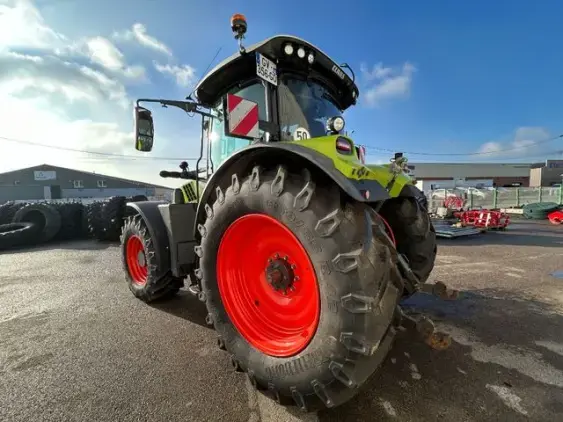 CLAAS Arion 660 Cebis  - Photo 5