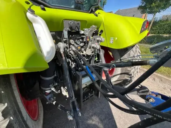 CLAAS Arion 420 - Photo 9