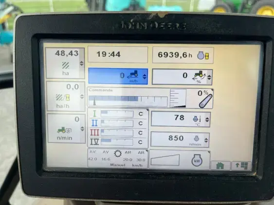 JOHN DEERE 6210R - Photo 15