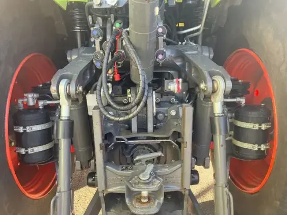 CLAAS AXION 810 - Photo 8