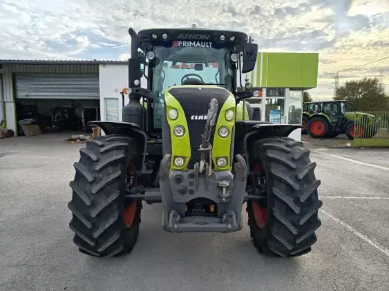 CLAAS ARION 610 - Photo 2
