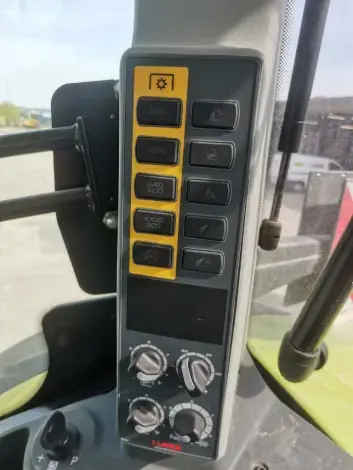 CLAAS AXION 870 CMATIC - Photo 15