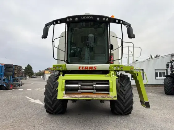 CLAAS LEXION 650 - Photo 2