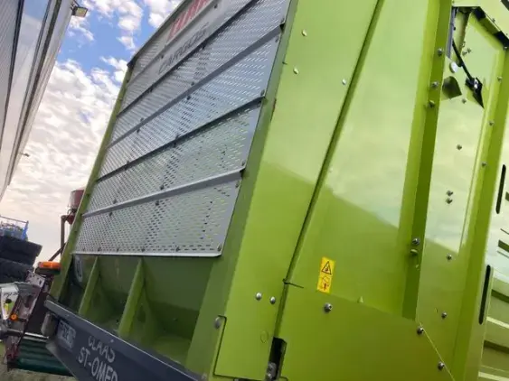 CLAAS Cargos 9600 tridem  - Photo 3