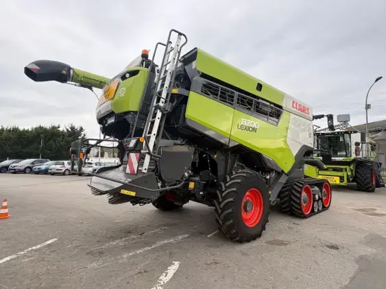 CLAAS LEXION 8700 TT - Photo 7