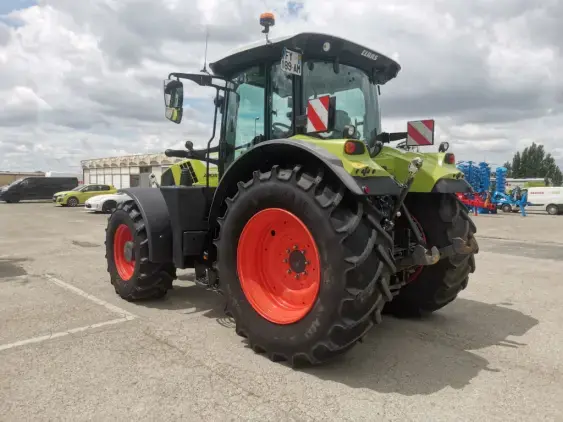 CLAAS ARION 650 - Photo 5