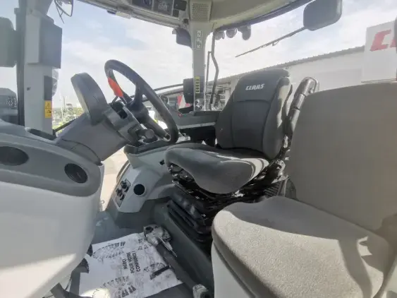 CLAAS AXION 920 CIS+ - Photo 10