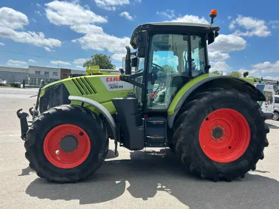 CLAAS ARION 620 - Photo 4