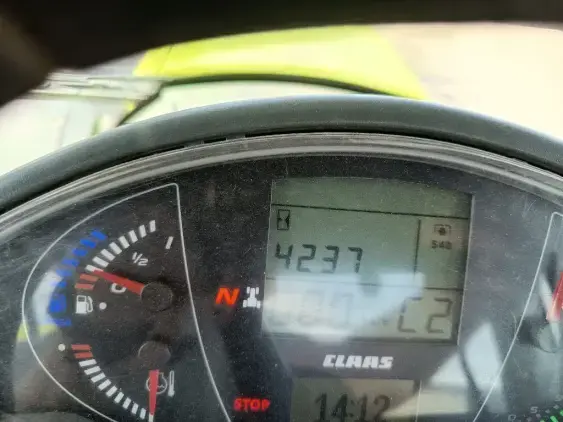 CLAAS AXION 810 - Photo 11
