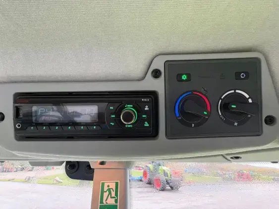 CLAAS ARION 430 CIS - Photo 13