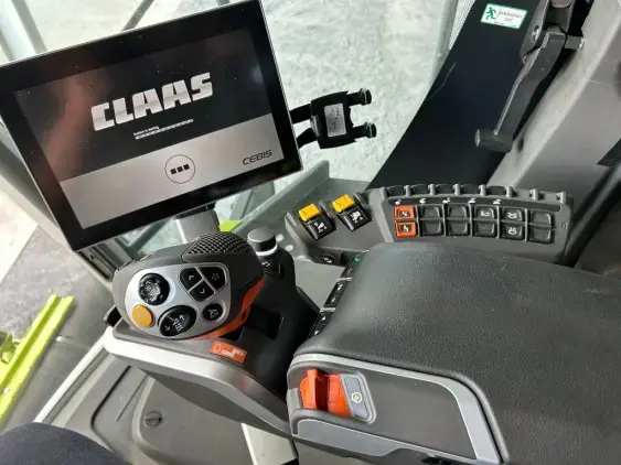 CLAAS Lexion 5300 - Photo 13