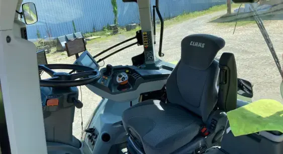 CLAAS AXION 920 - Photo 11