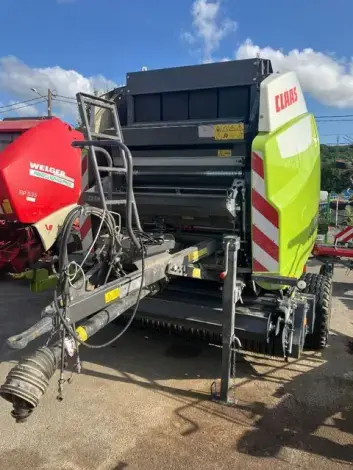 CLAAS Variant 480 - Photo 1