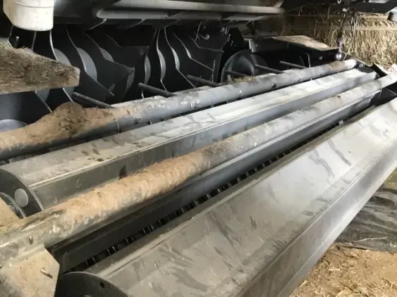 CLAAS Variant 480 - Photo 4