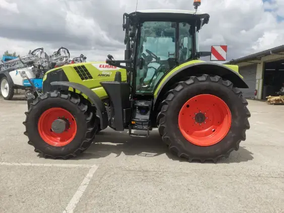 CLAAS ARION 650 - Photo 4