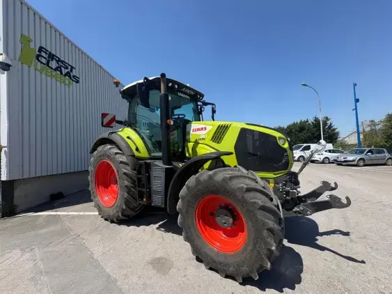 CLAAS AXION 810 - Photo 1