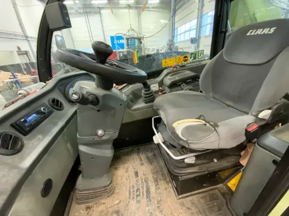 CLAAS SCORPION 741 VARIPOWER - Photo 10