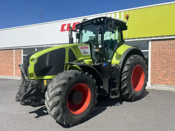CLAAS AXION 920 - Photo 3