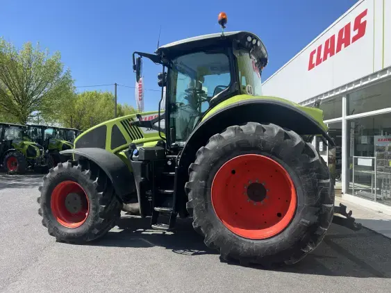 CLAAS AXION 920 - Photo 4