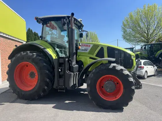 CLAAS AXION 920 - Photo 6