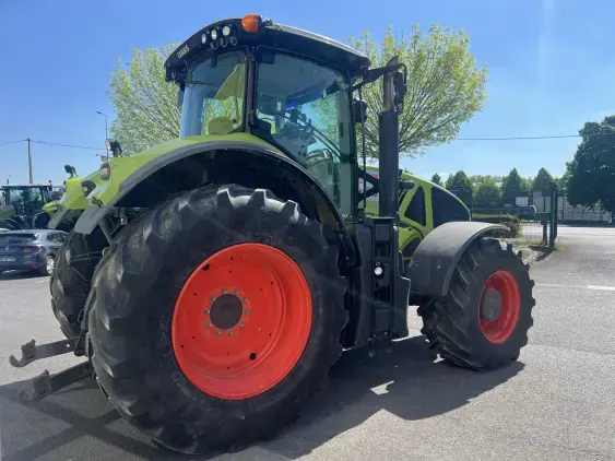 CLAAS AXION 920 - Photo 5