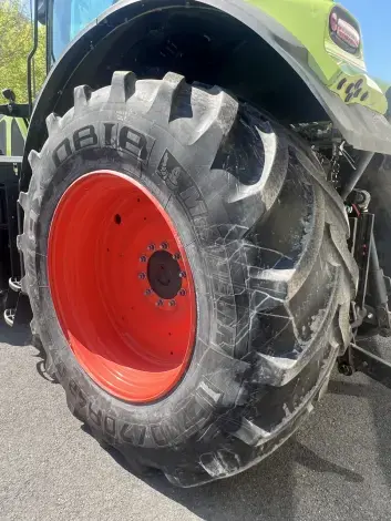 CLAAS AXION 920 - Photo 13