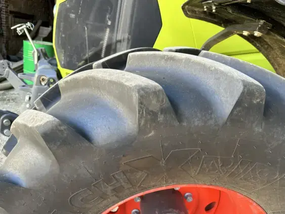 CLAAS 630 cmatic  - Photo 2