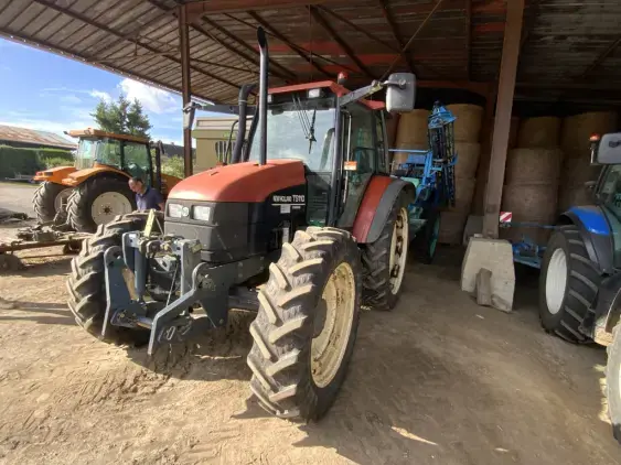 NEW HOLLAND TS 110  - Photo 2