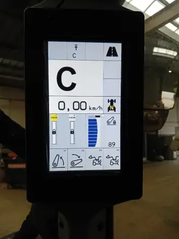 CLAAS ARION 450 PANORAMIC - Photo 10