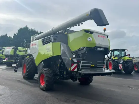 CLAAS Trion 660 Montana  - Photo 5