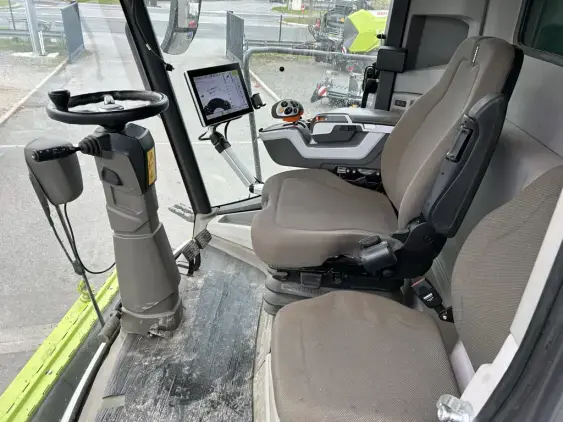 CLAAS Trion 650  - Photo 12