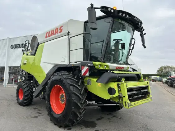 CLAAS Trion 650  - Photo 1