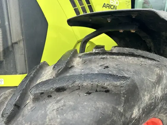 CLAAS ARION 610 - Photo 11