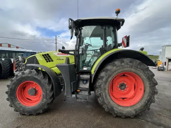 CLAAS ARION 610 - Photo 4