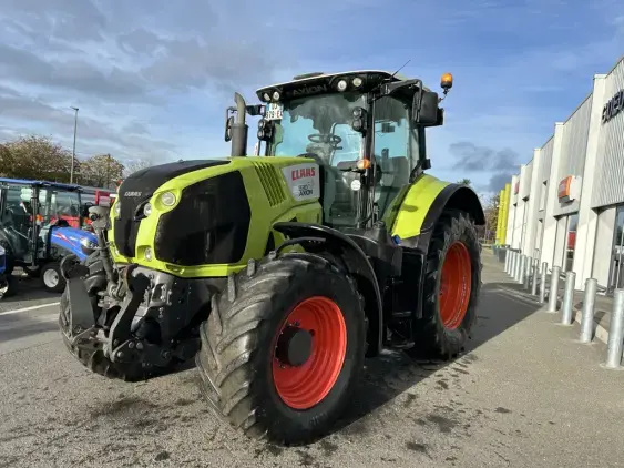 CLAAS AXION 830 - Photo 3