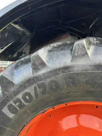 CLAAS AXION 830 - Photo 12