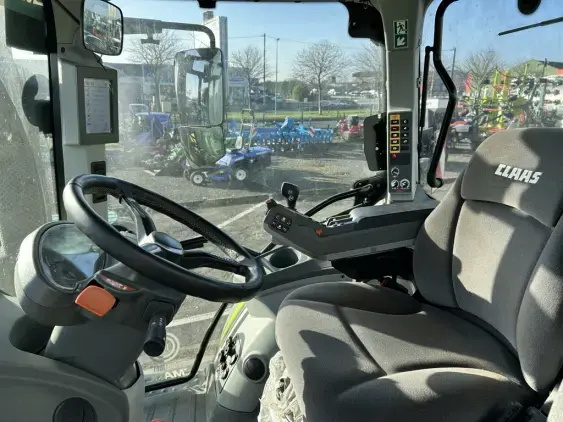 CLAAS 630 cmatic  - Photo 12