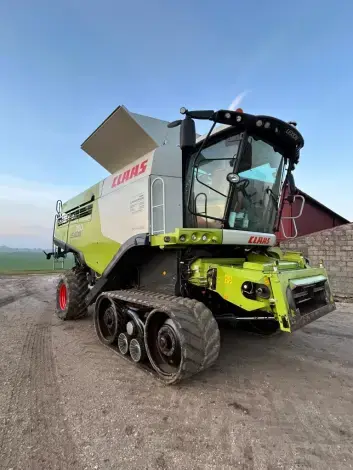 CLAAS LEXION 760 TERRA TRAC - Photo 2