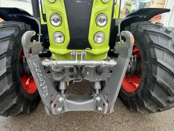 CLAAS ARION 440 - Photo 8