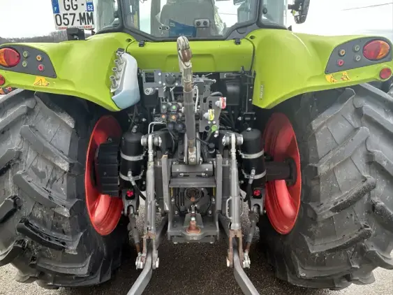 CLAAS ARION 440 - Photo 9