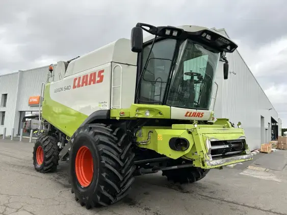 CLAAS LEXION 540 - Photo 1