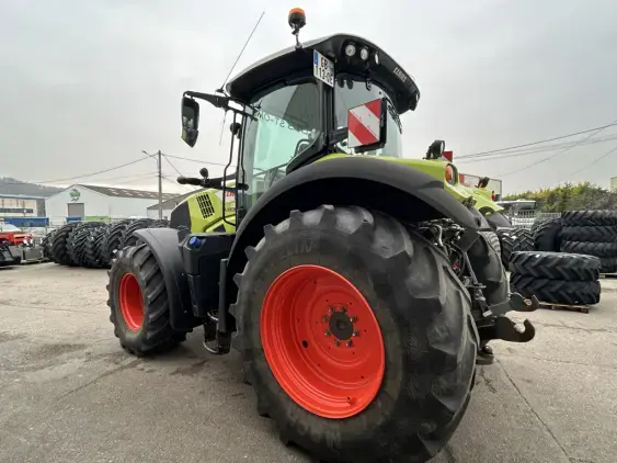 CLAAS AXION 810 - Photo 5