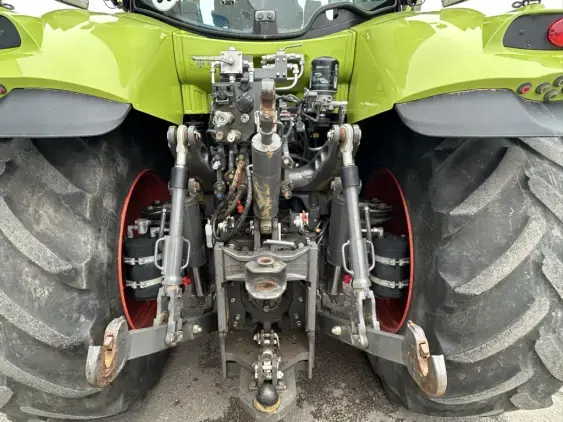 CLAAS AXION 810 - Photo 12