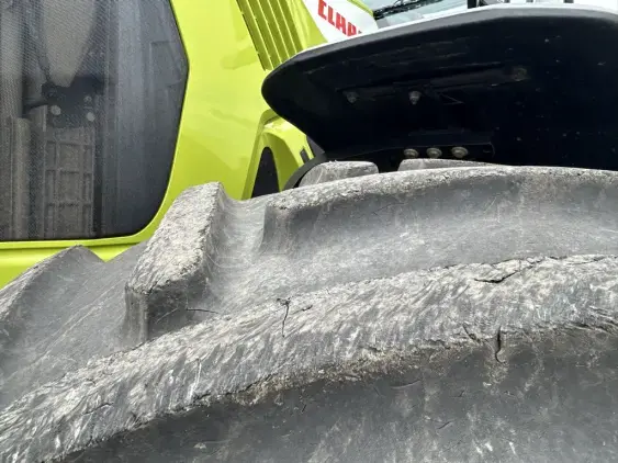 CLAAS AXION 810 - Photo 13