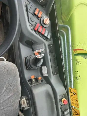 CLAAS SCORPION 736 - Photo 10