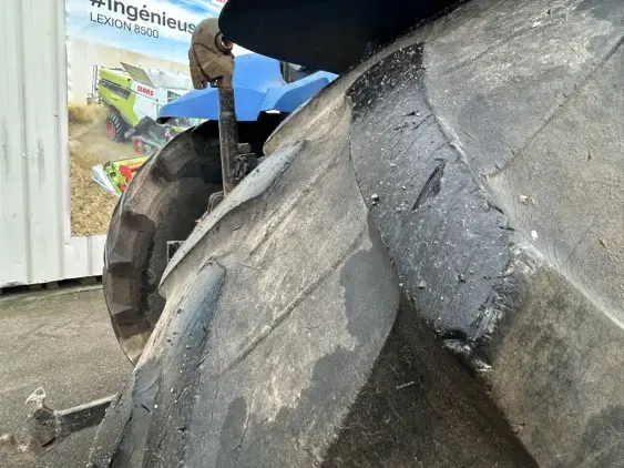 NEW HOLLAND TS 100 A - Photo 12