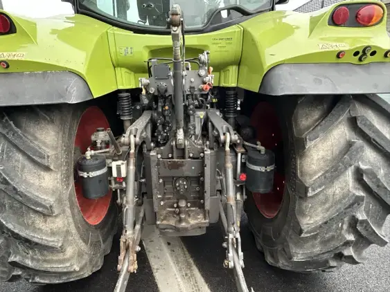 CLAAS ARION 640 CiS - Photo 10