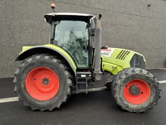 CLAAS ARION 640 CiS - Photo 8