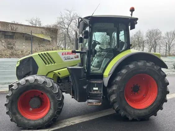 CLAAS ARION 640 CiS - Photo 4