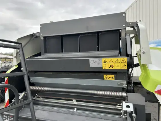 CLAAS VARIANT 480 - Photo 13